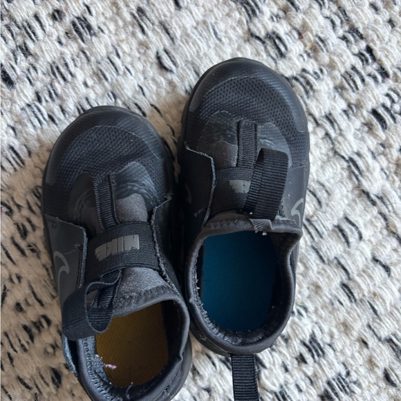 Nike Kids Black unisex Sneakers size 8 - Picture 6 of 6